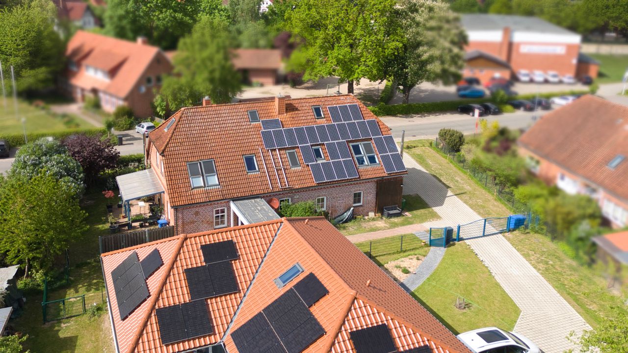 Charmantes Bauernhaus mit drei Wohneinheiten – ländliche Idylle trifft moderne Technik