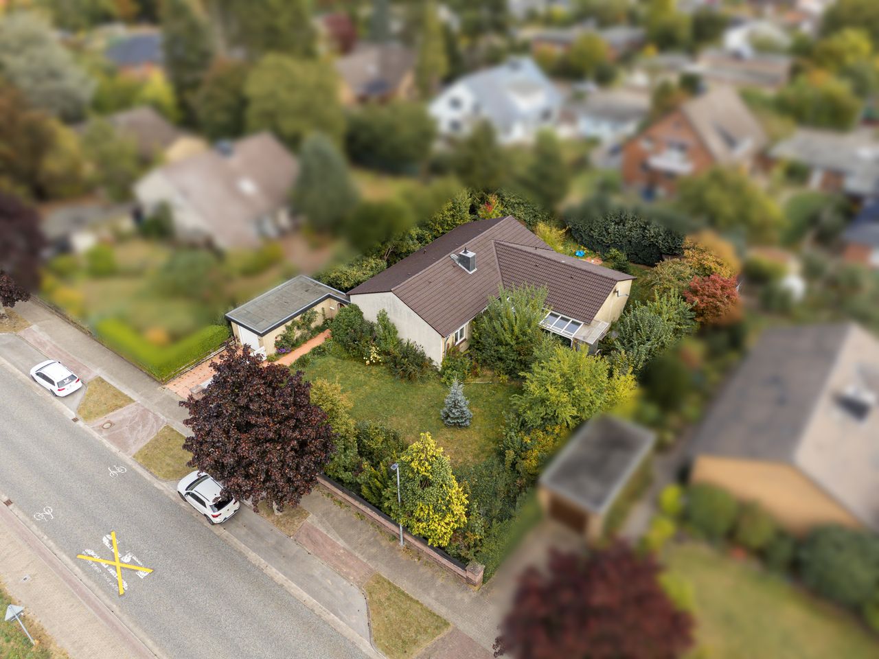 Familienfreundlicher Bungalow mit großem Garten und Vollkeller in Adendorf